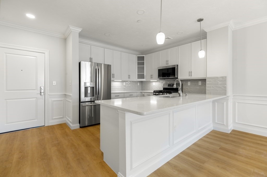 320 Middlesex Ave, Medford