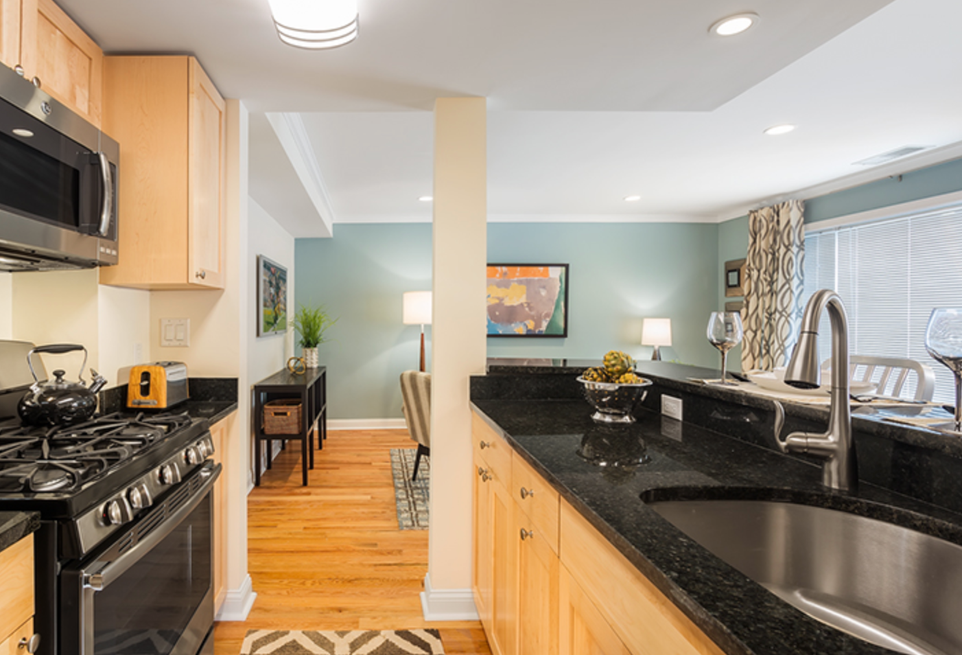 47 Thornton Rd, Chestnut Hill