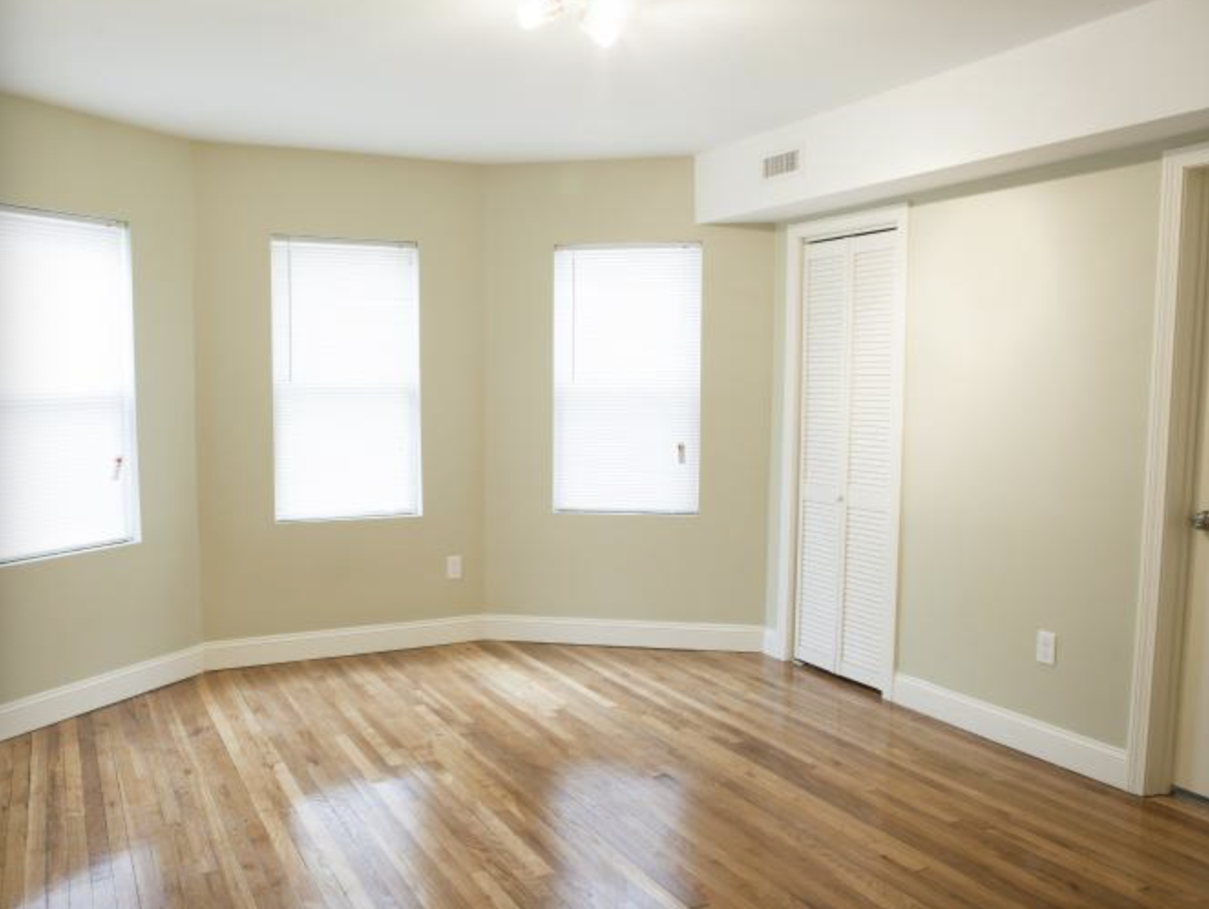 4043 Washington St, Roslindale