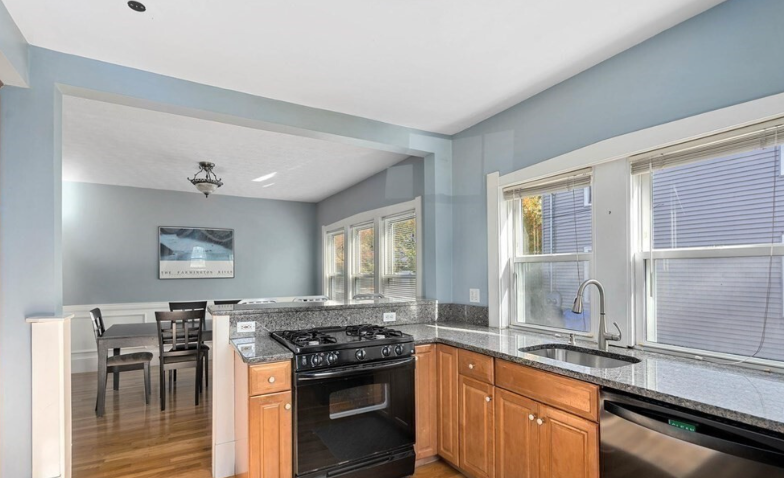 40 Beaconfield, Brookline Hills