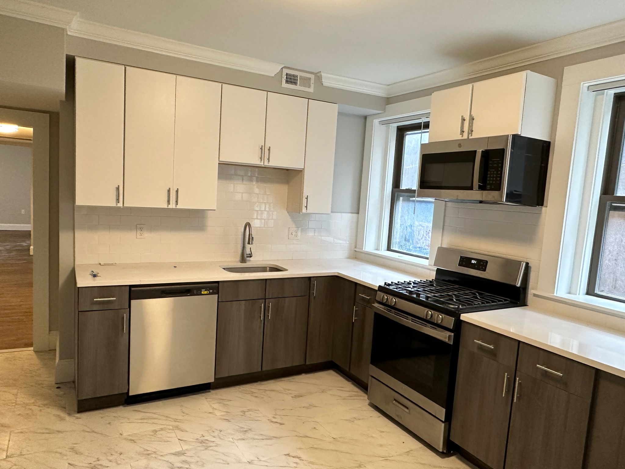 94 Longwood Ave, Longwood