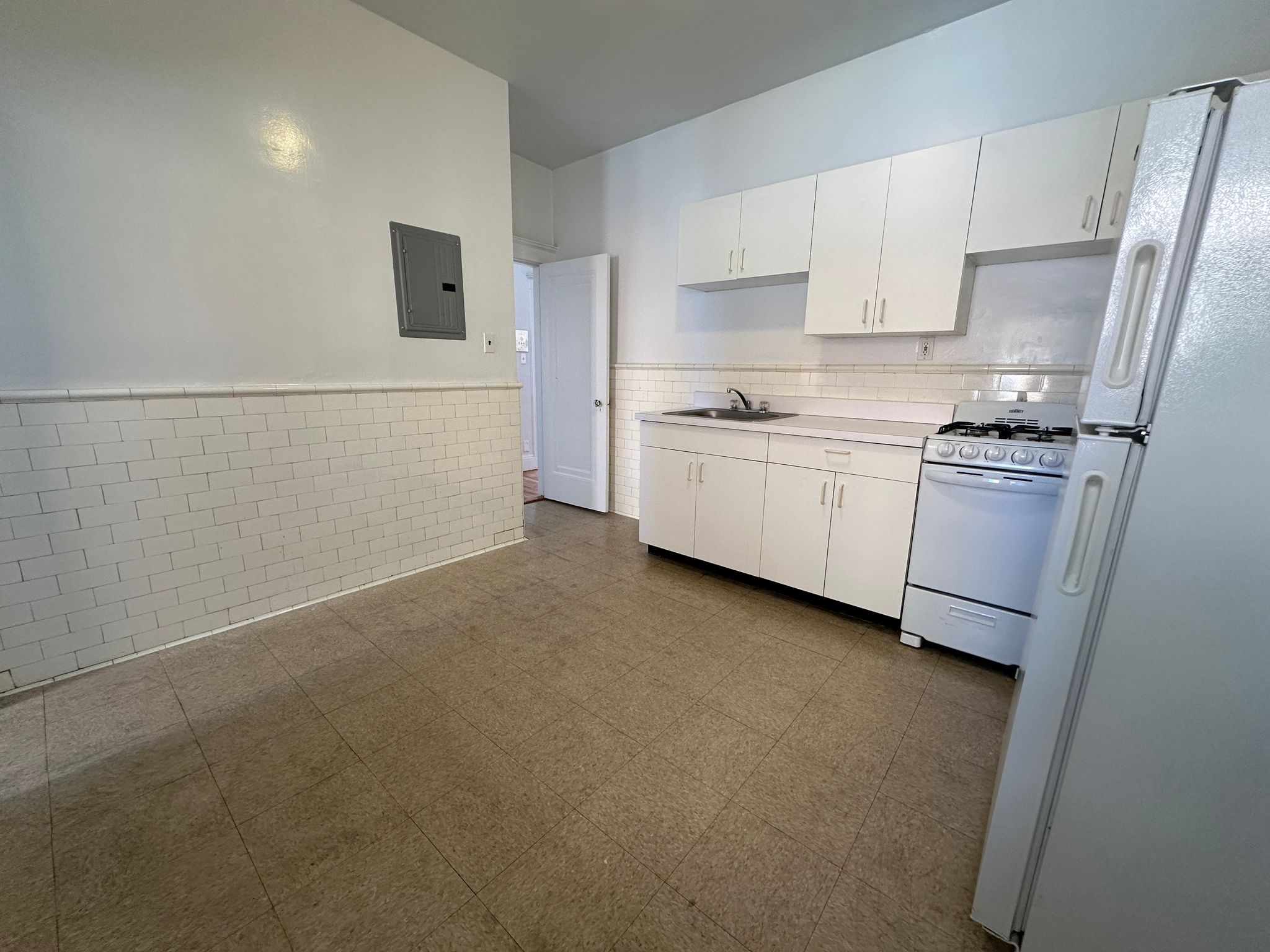 85 Winchester St, North Brookline