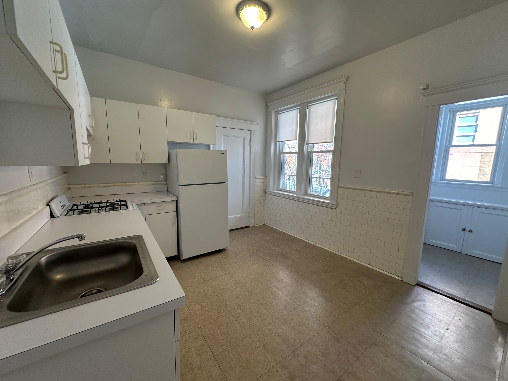 85 Winchester St, North Brookline