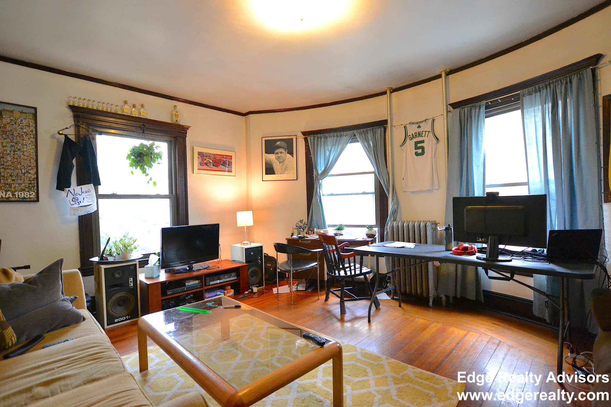 69 Oak Square Ave, Brighton