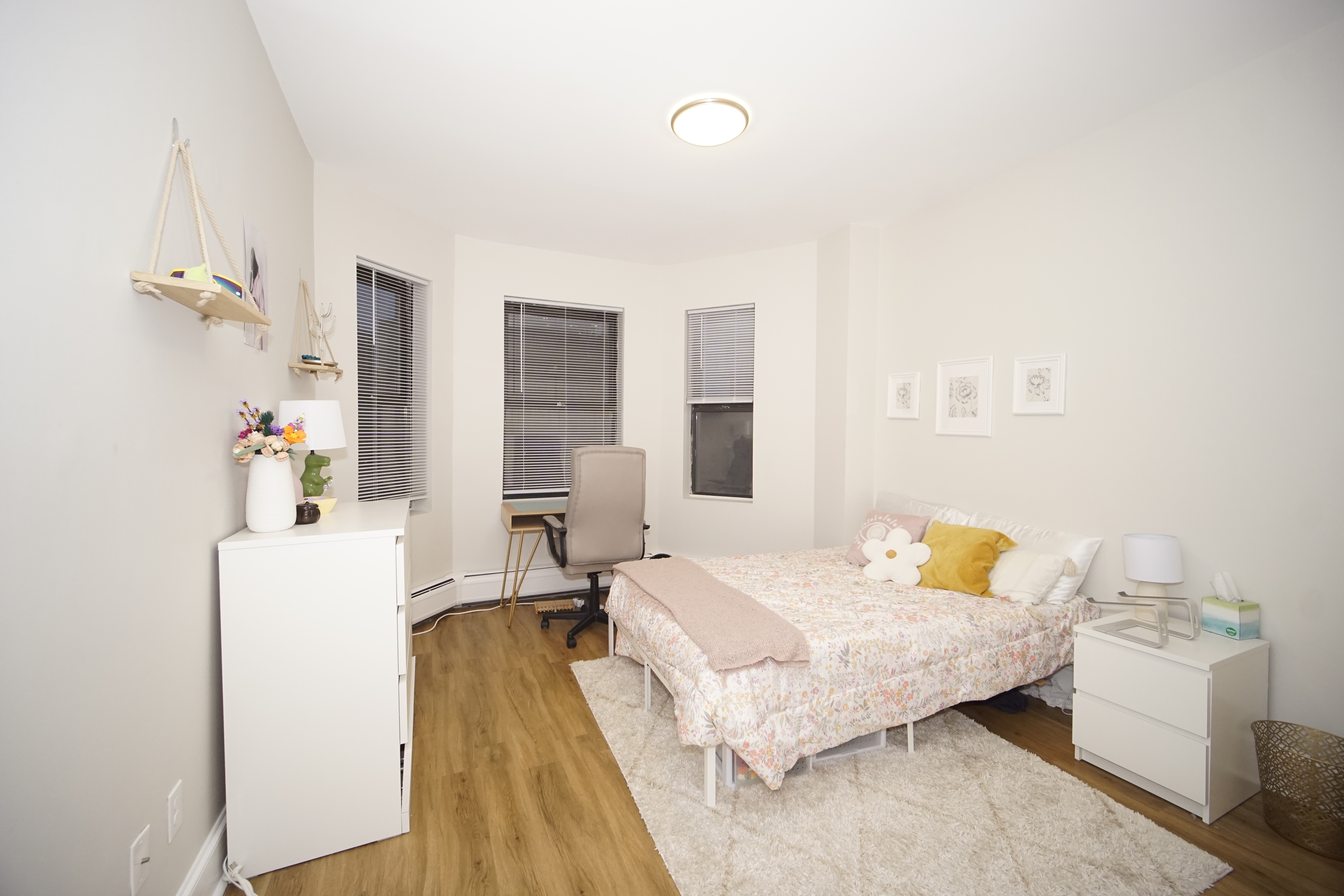 833 Beacon St, Fenway