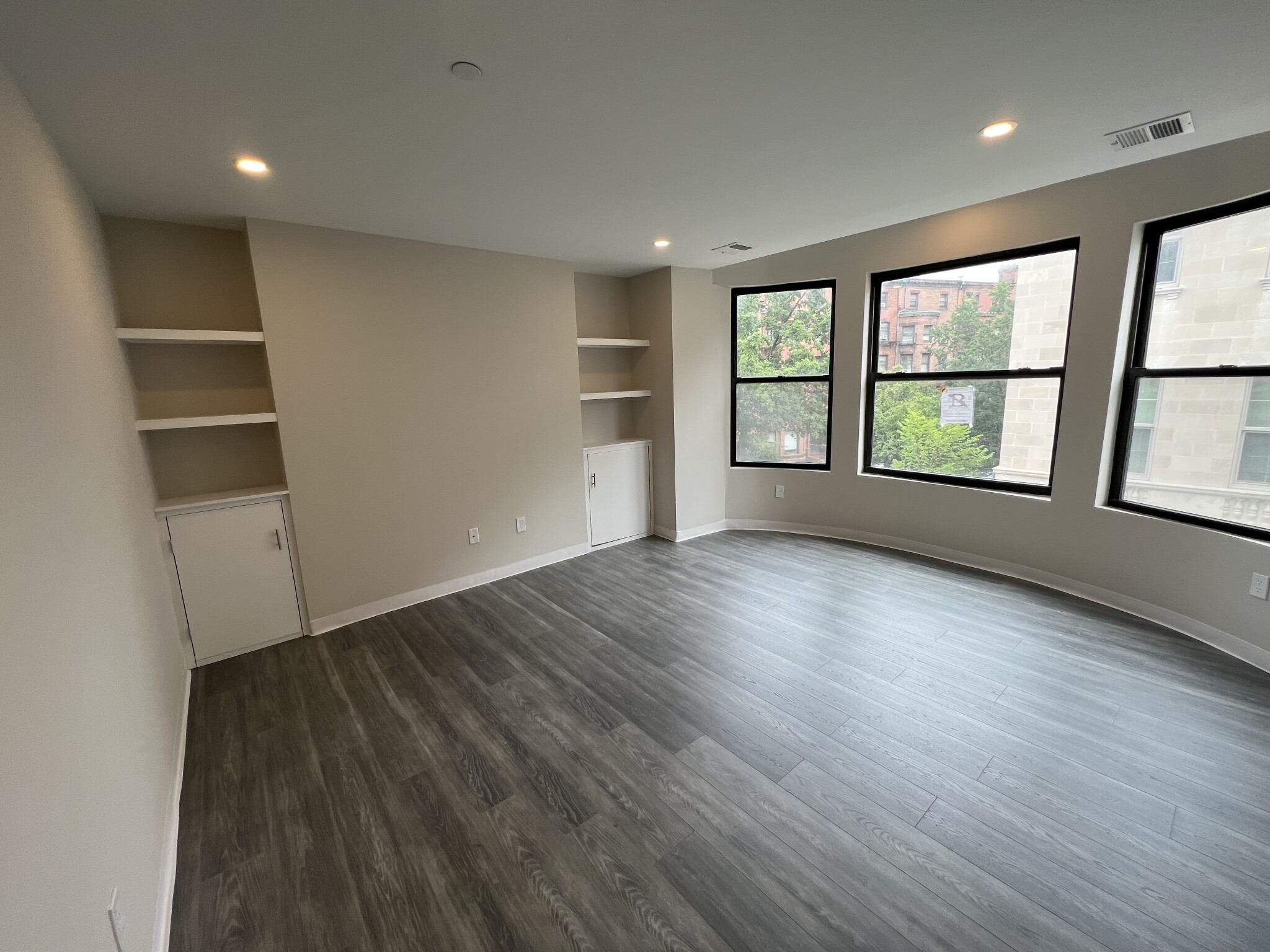 636 Beacon St, Fenway