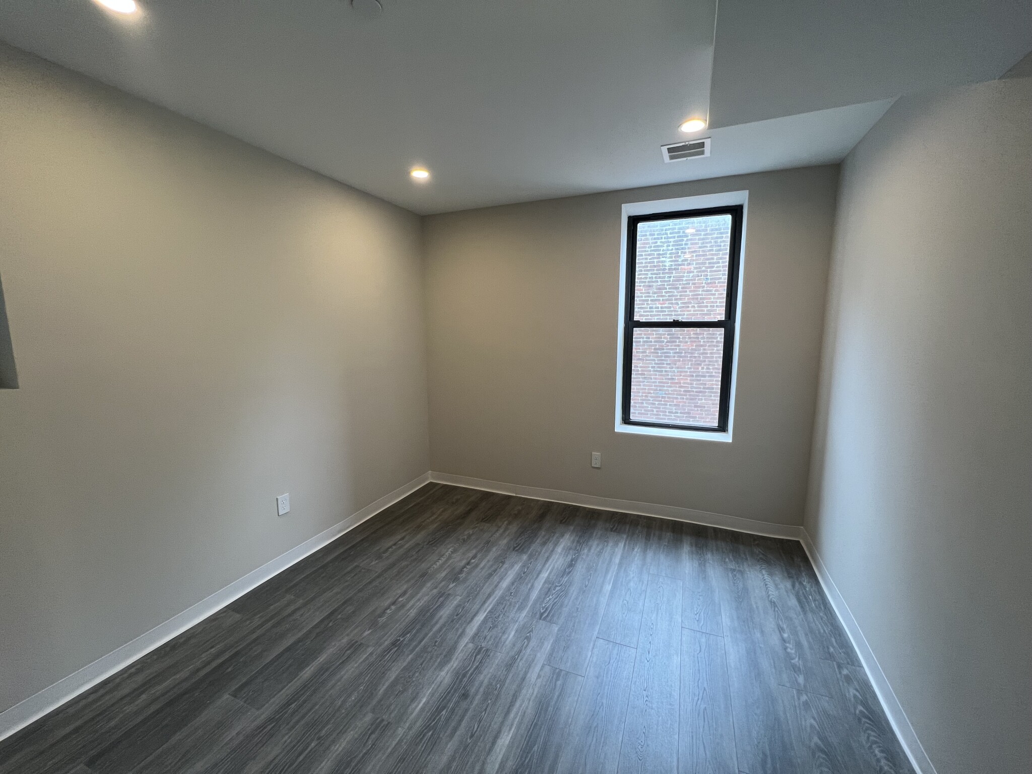 636 Beacon St, Fenway