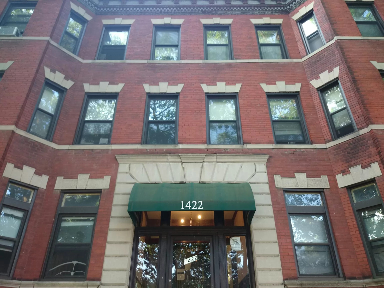 1422 Commonwealth Ave, Brighton