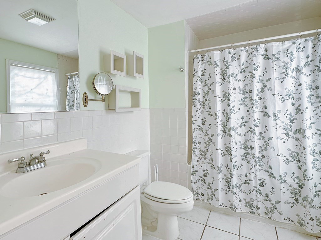 32 Valentine, Arlington