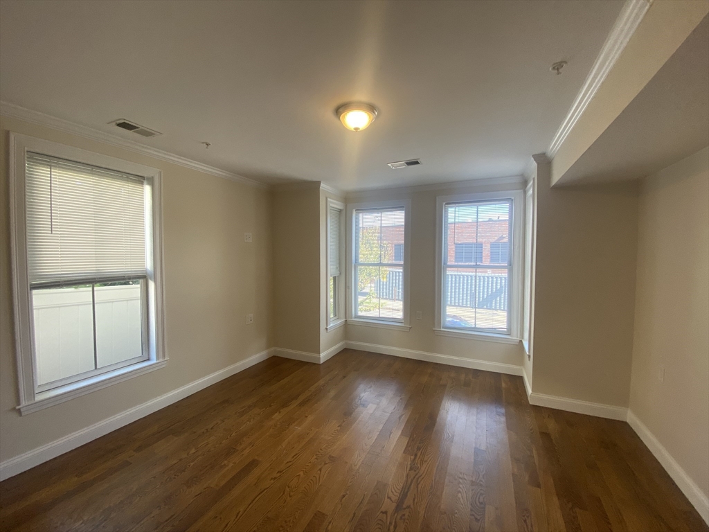 2747 Washington St, Roxbury