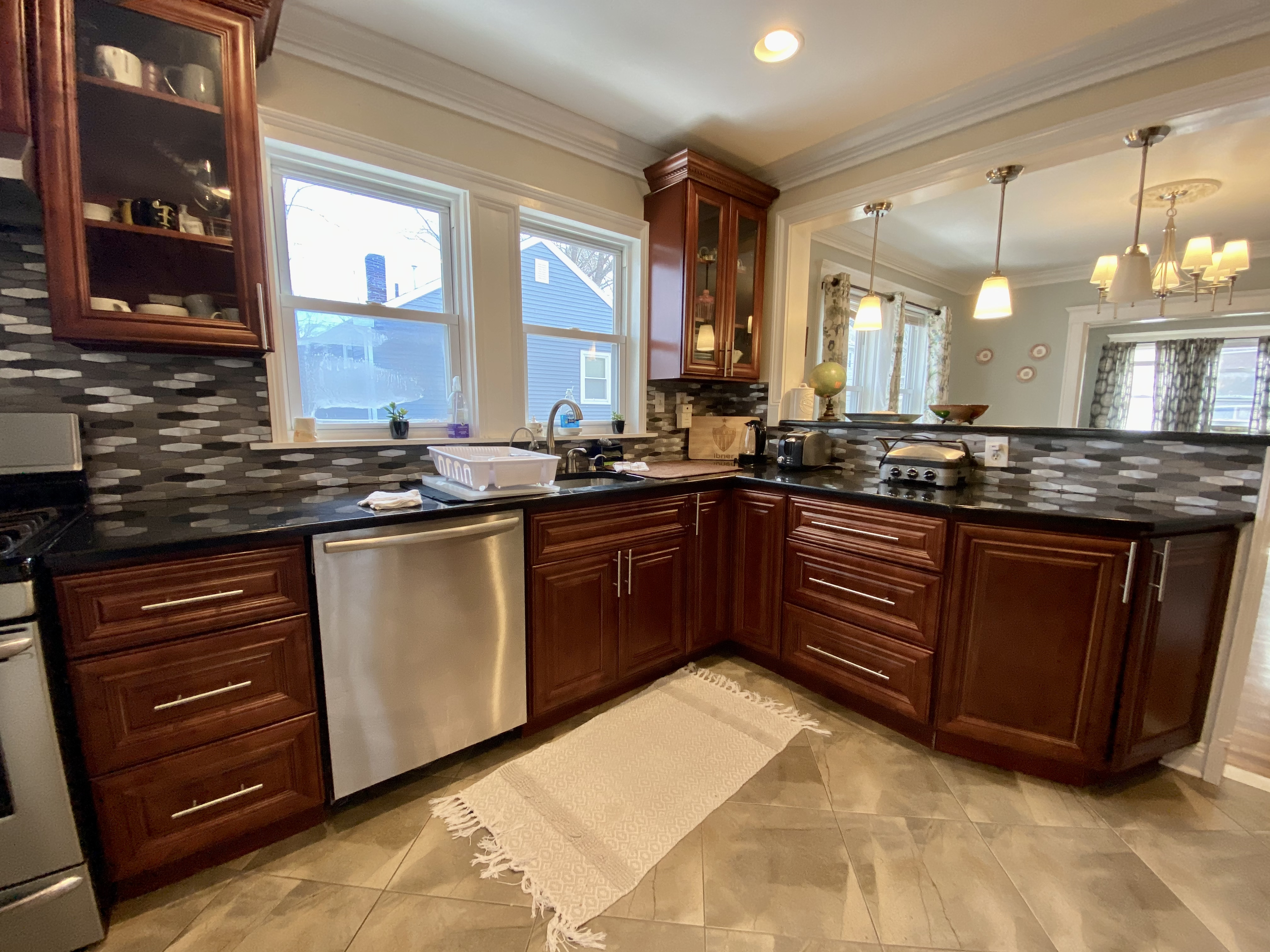 98 Whitford St, Roslindale