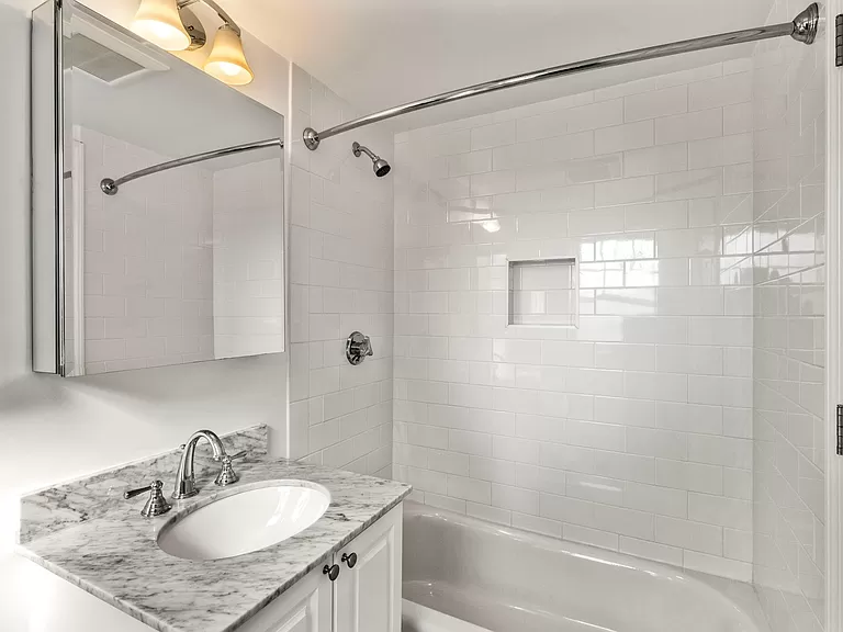 252 Independence, Brighton