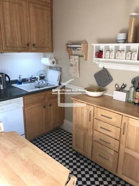 1091 Boylston St, Fenway