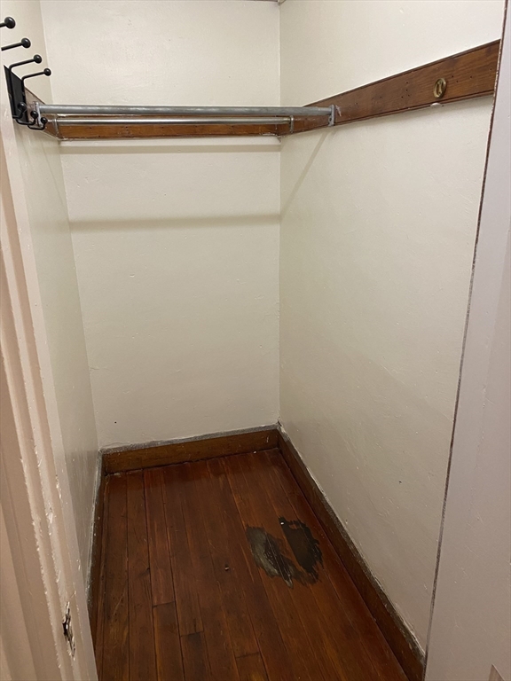 15 Radford Ln, Dorchester