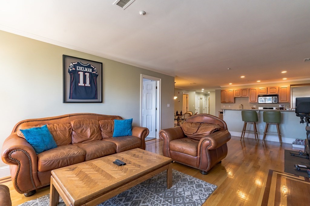 39 Dorchester St, South Boston