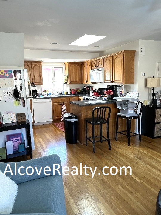 26 Burnham St, West Somerville