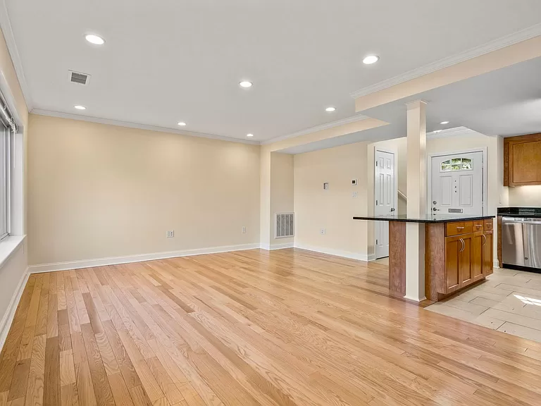 252 Independence, Brighton