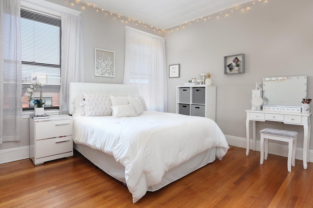 30 Claflin Rd, Washington Square