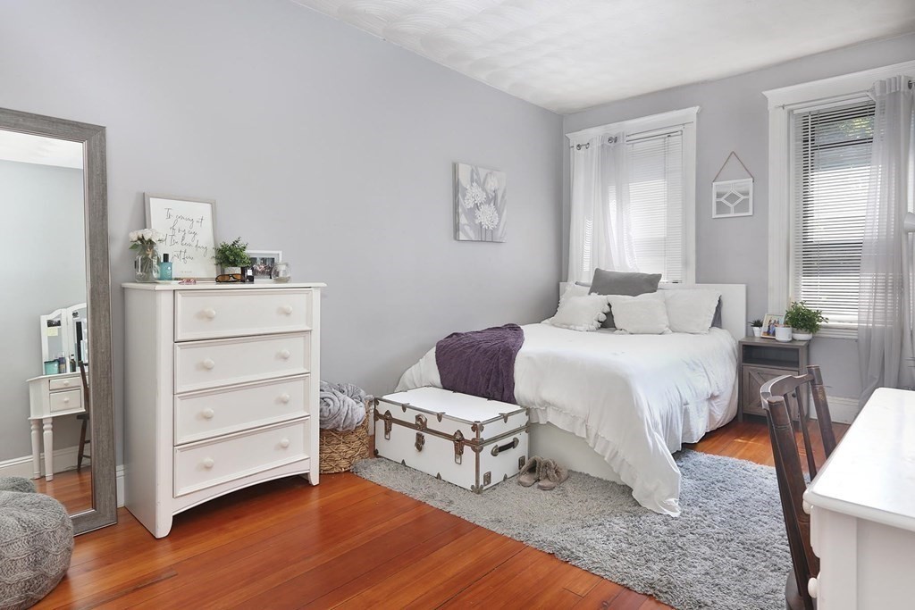 30 Claflin Rd, Washington Square