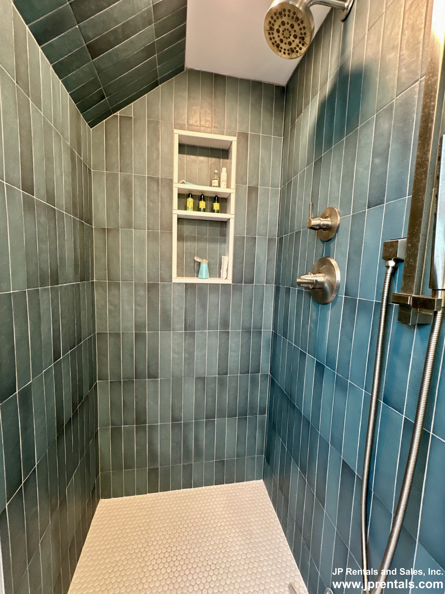 22 Sedgwick St, Jamaica Plain