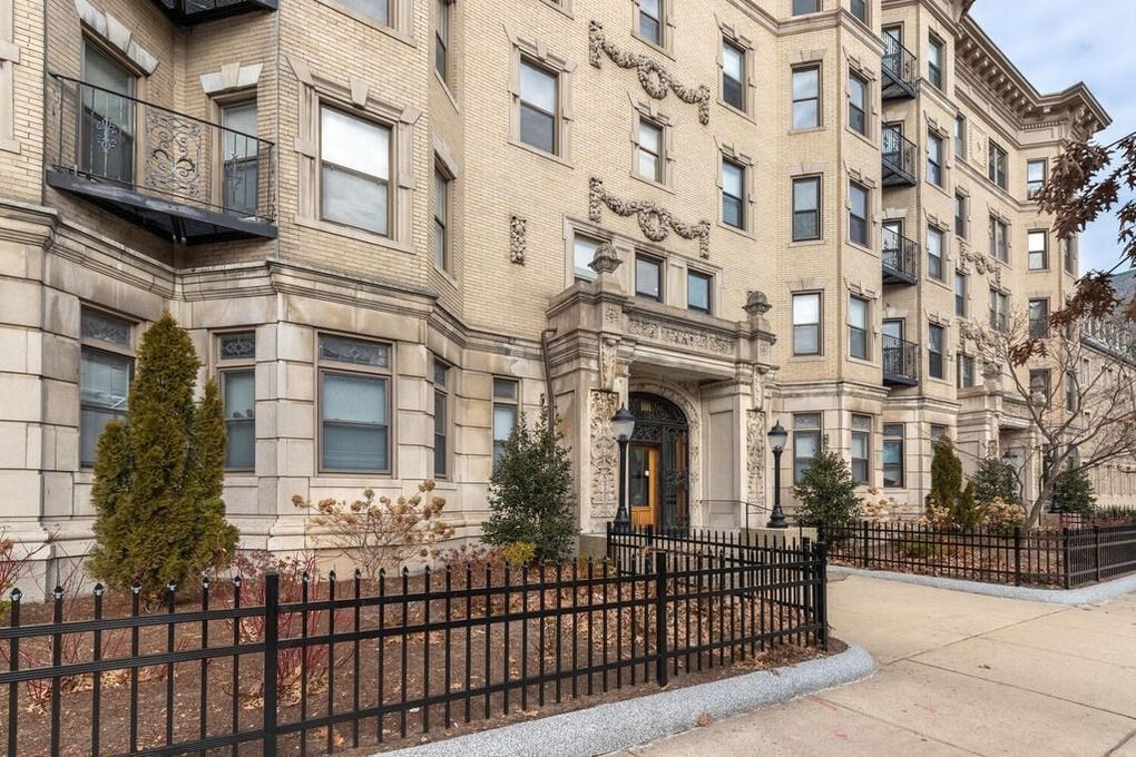 1111 Boylston St, Fenway