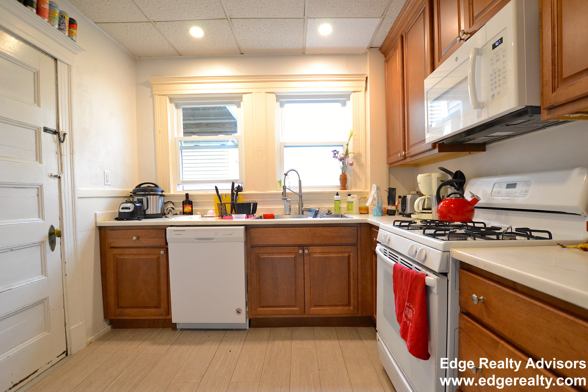 69 Oak Square Ave, Brighton