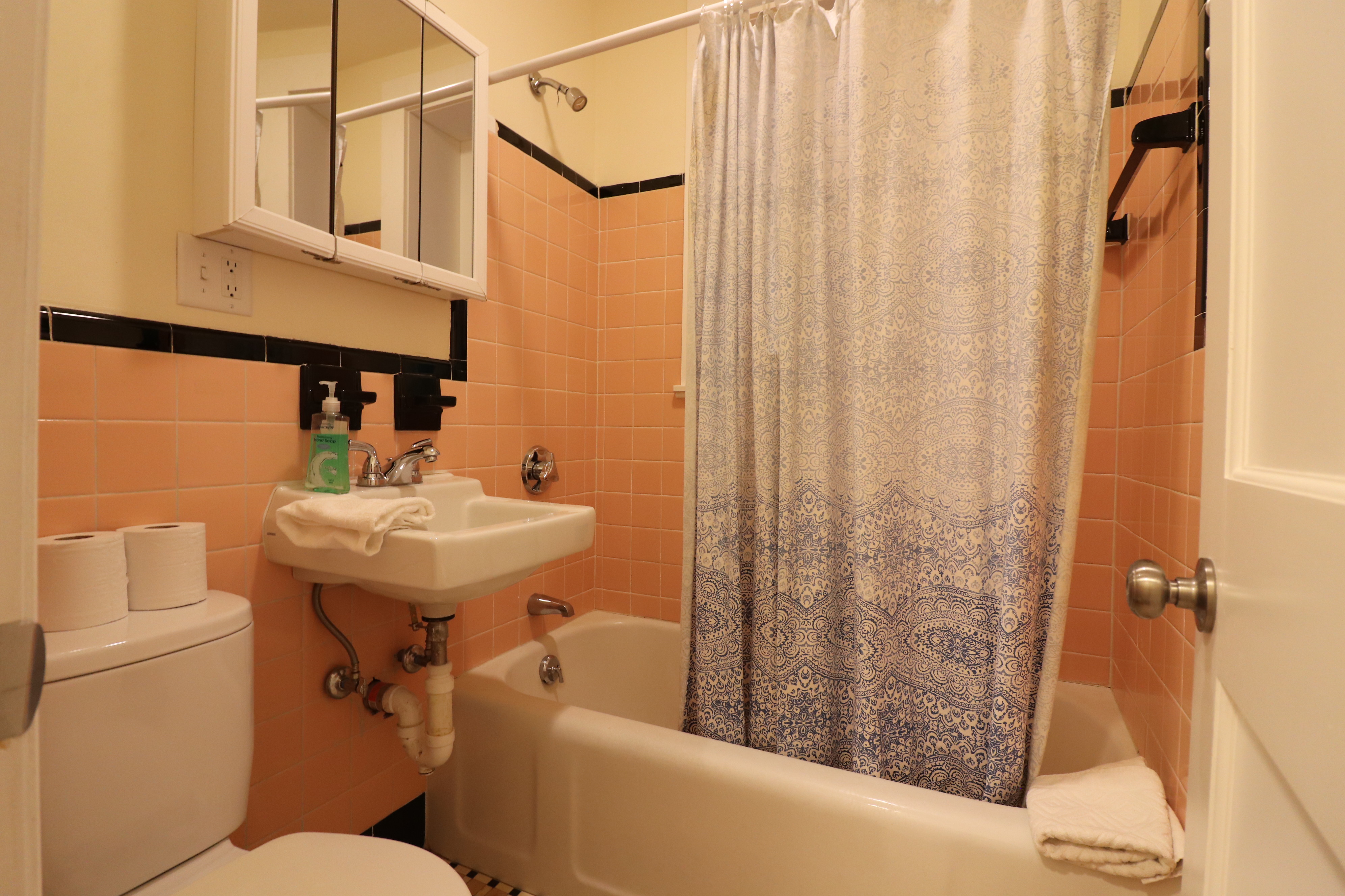 1463 Beacon St, Washington Square