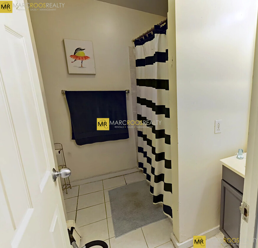 78 Hammond St, Roxbury