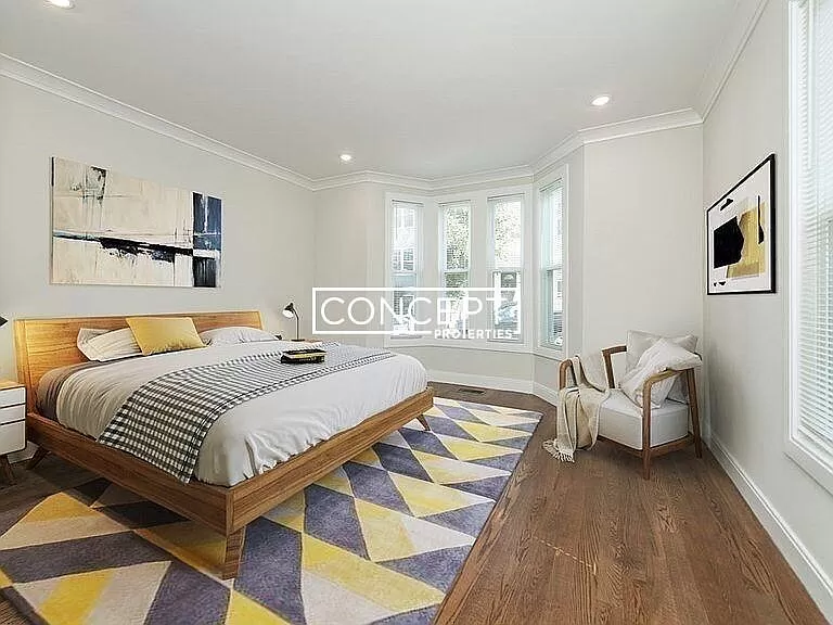 20 Alpine St, Roxbury