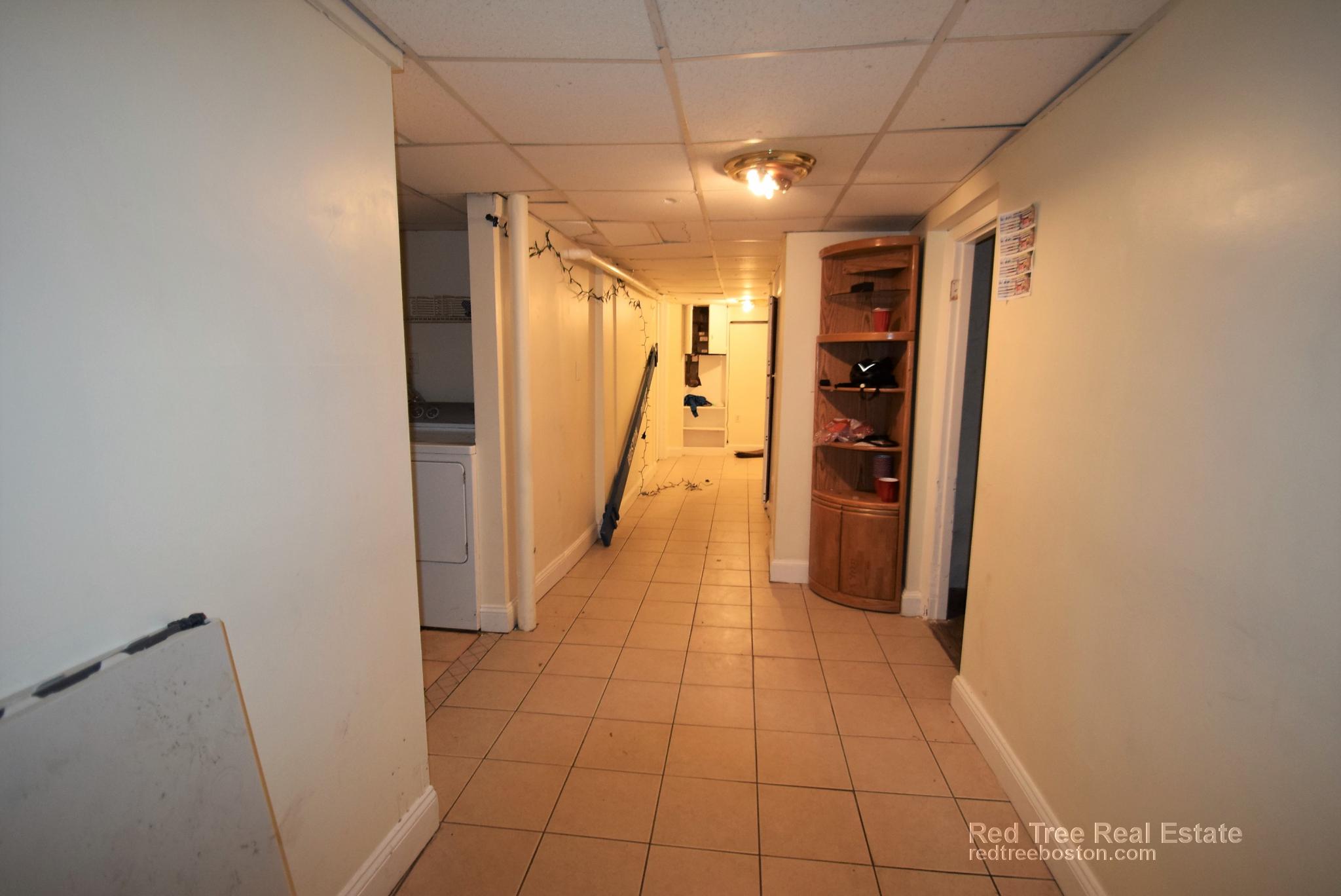 44 Pratt St, Allston