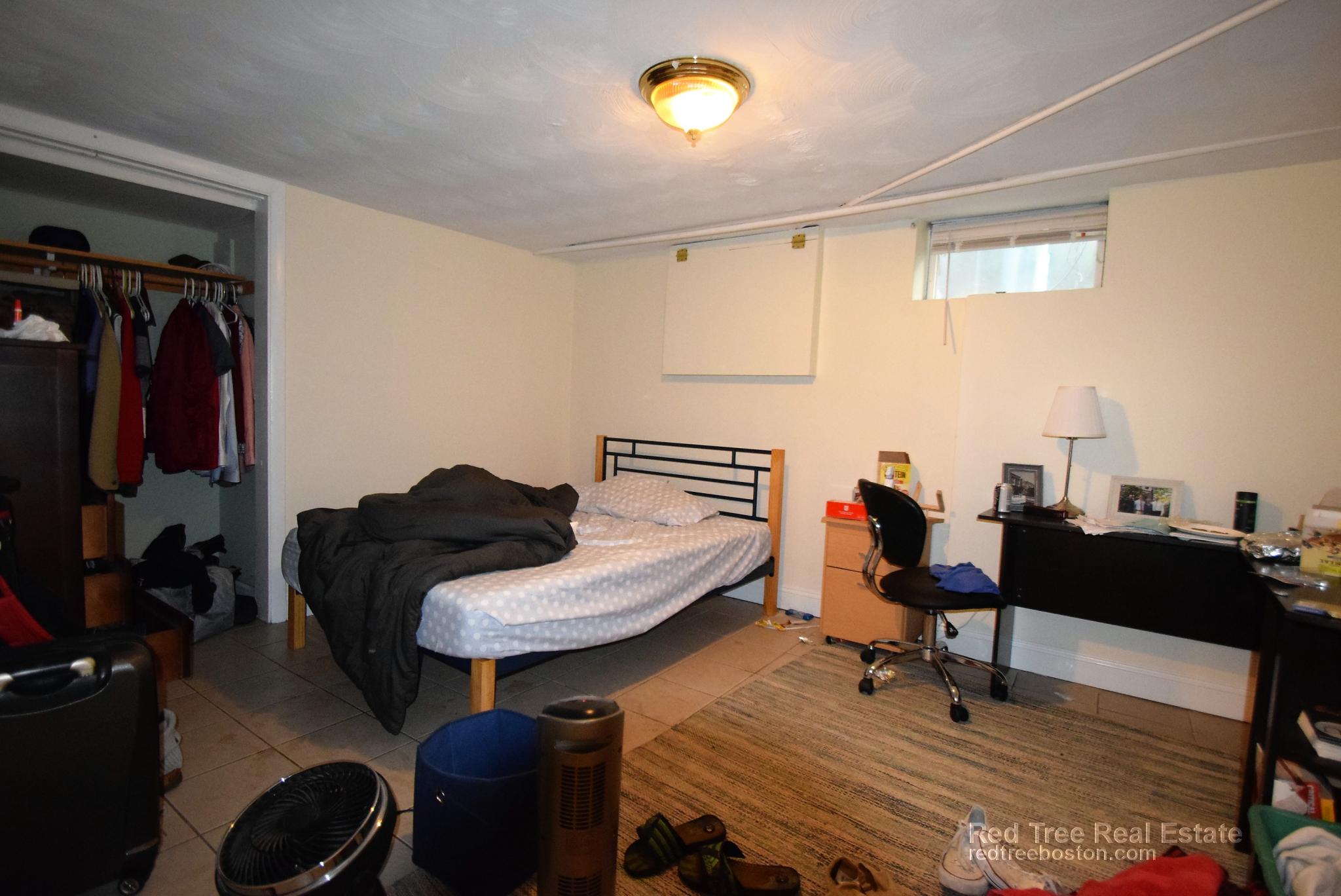 44 Pratt St, Allston