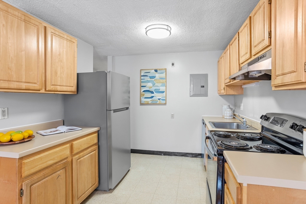 75 Morton Village Dr, Mattapan