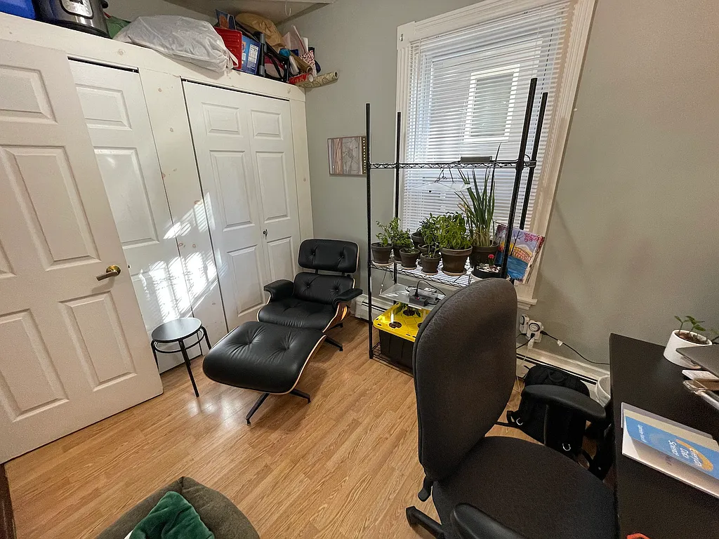 204 River St, Central Square