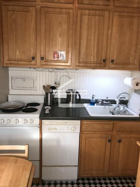 1091 Boylston St, Fenway