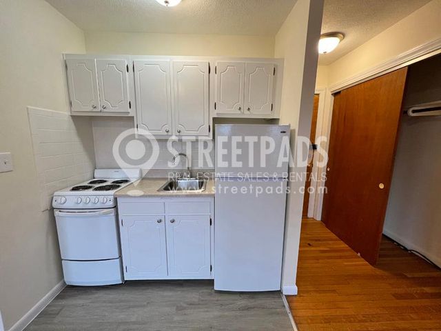 180 North Beacon St, Brighton