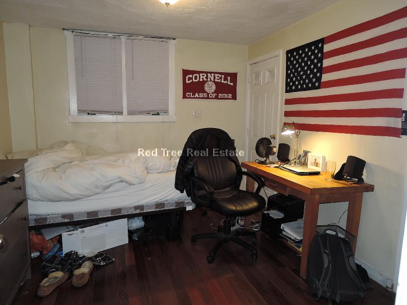 72 Hillside St, Mission Hill