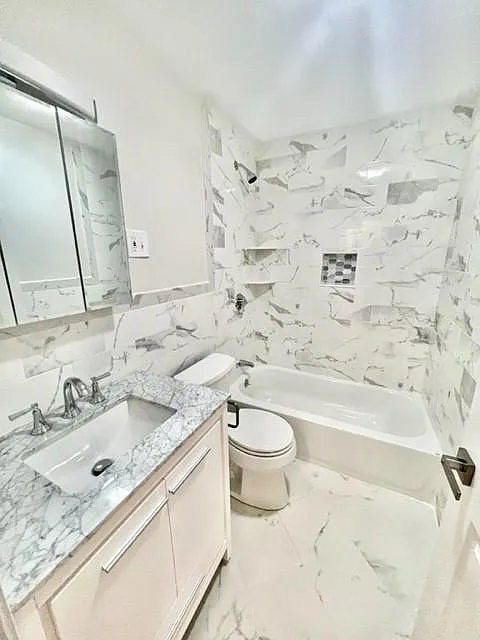 109 Fulton St, North End