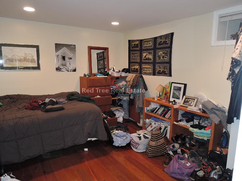 72 Hillside St, Mission Hill