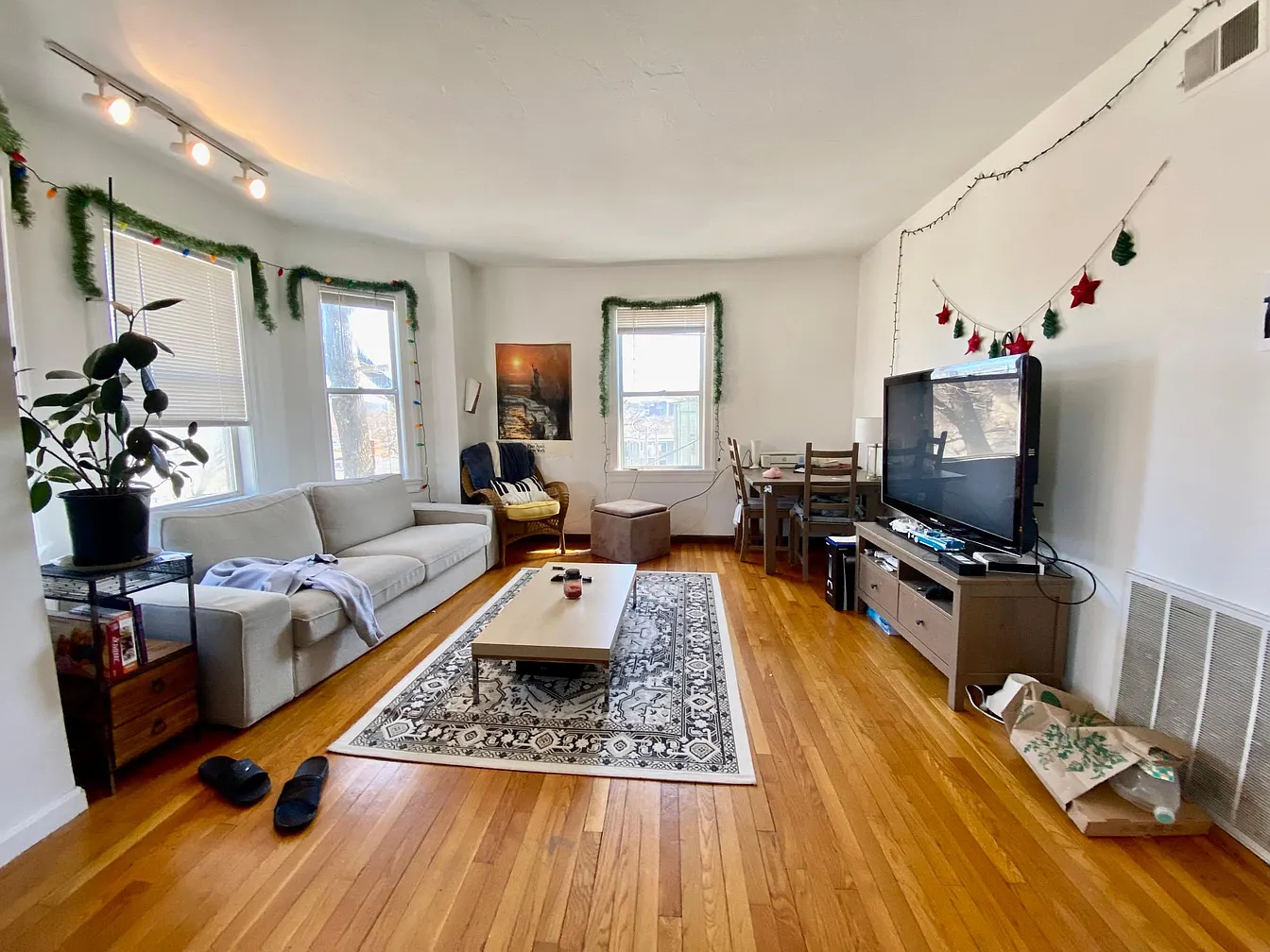 87 Sheridan St, Jamaica Plain