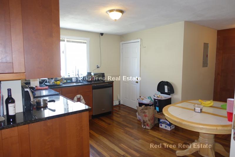 72 Hillside St, Mission Hill