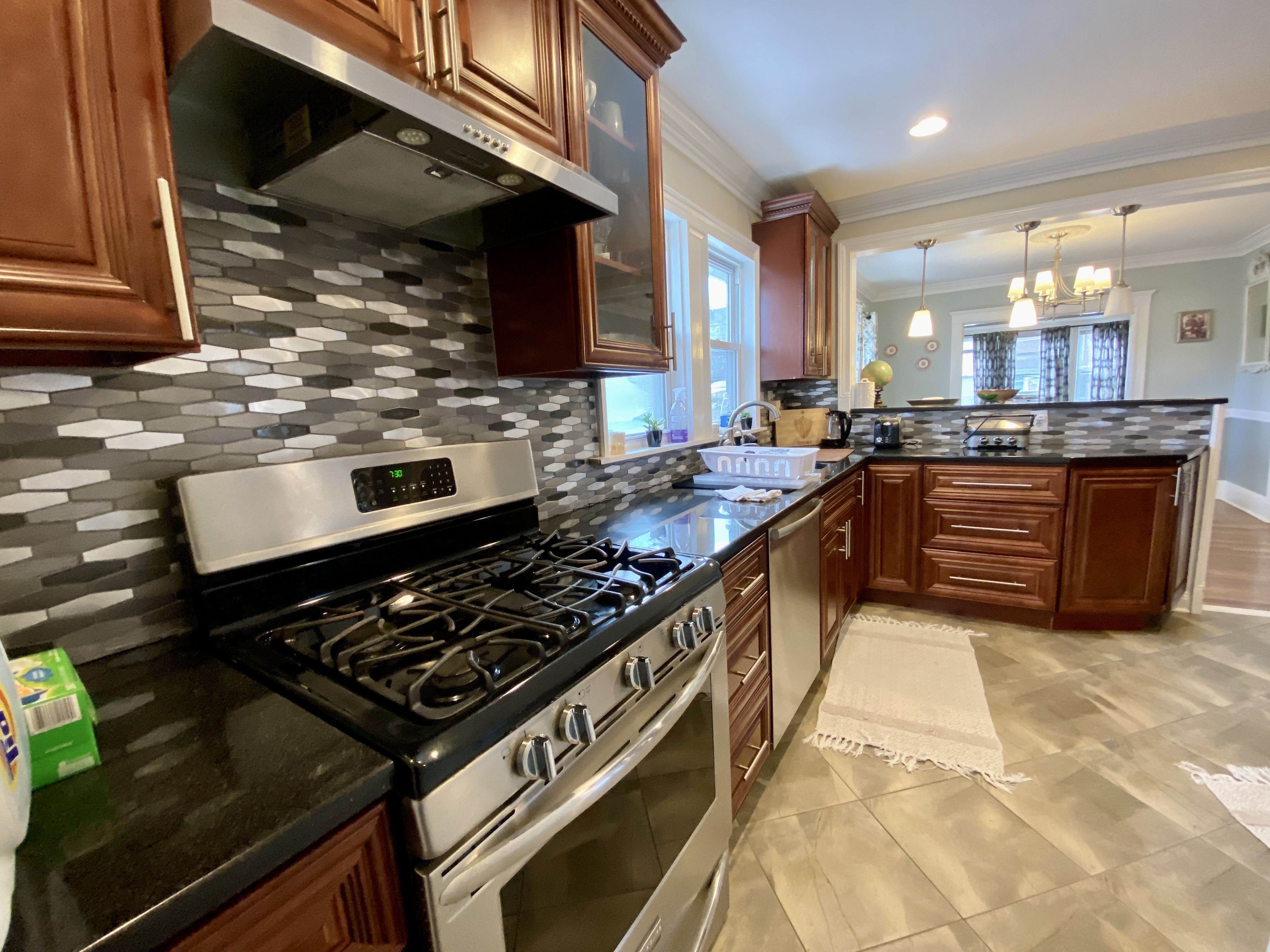 98 Whitford St, Roslindale