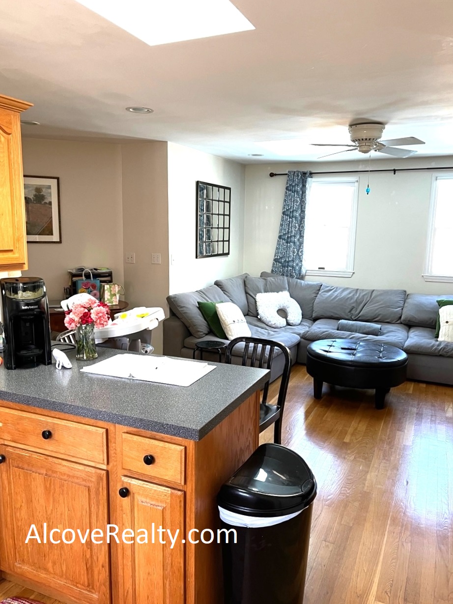 26 Burnham St, West Somerville