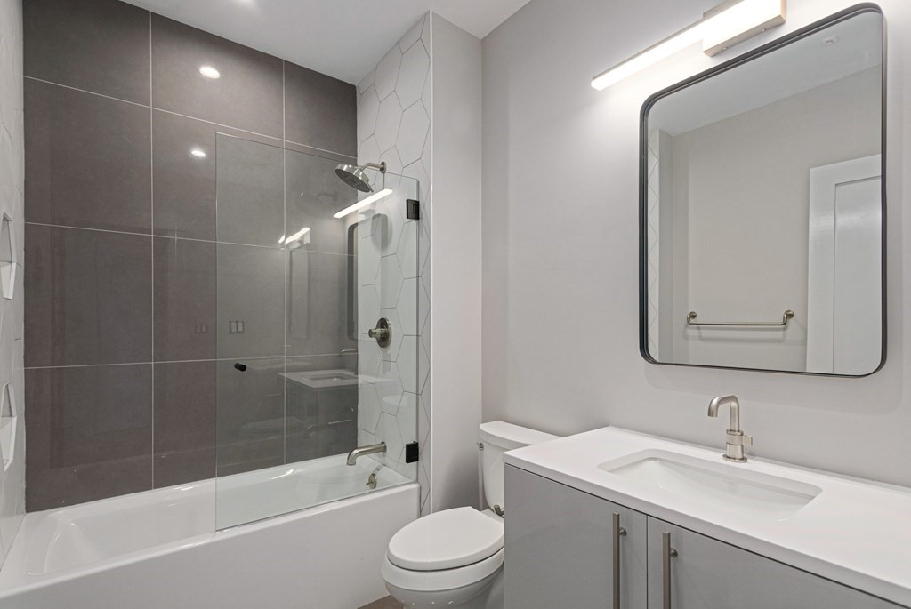 409 7th St, South Boston