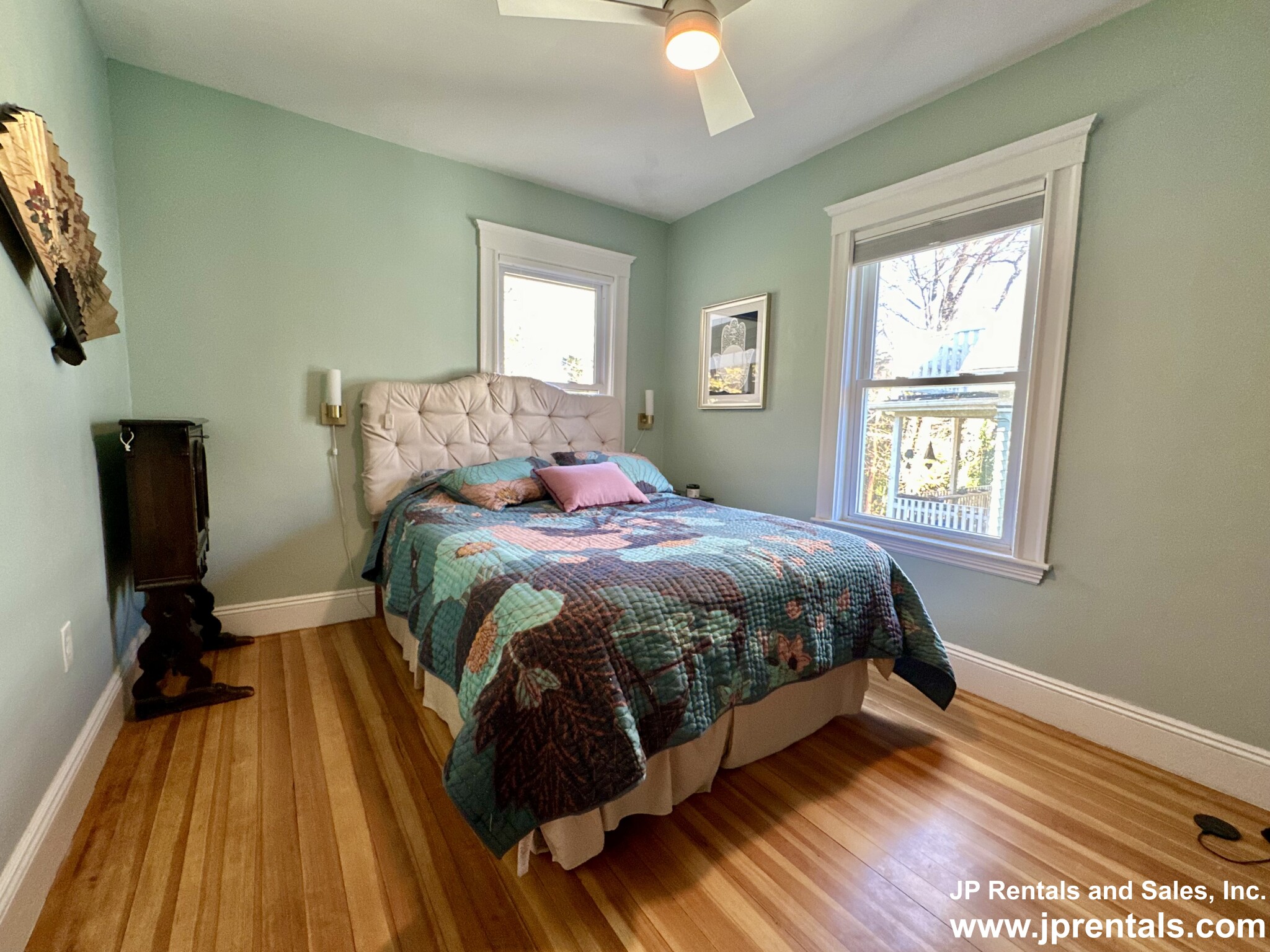 22 Sedgwick St, Jamaica Plain