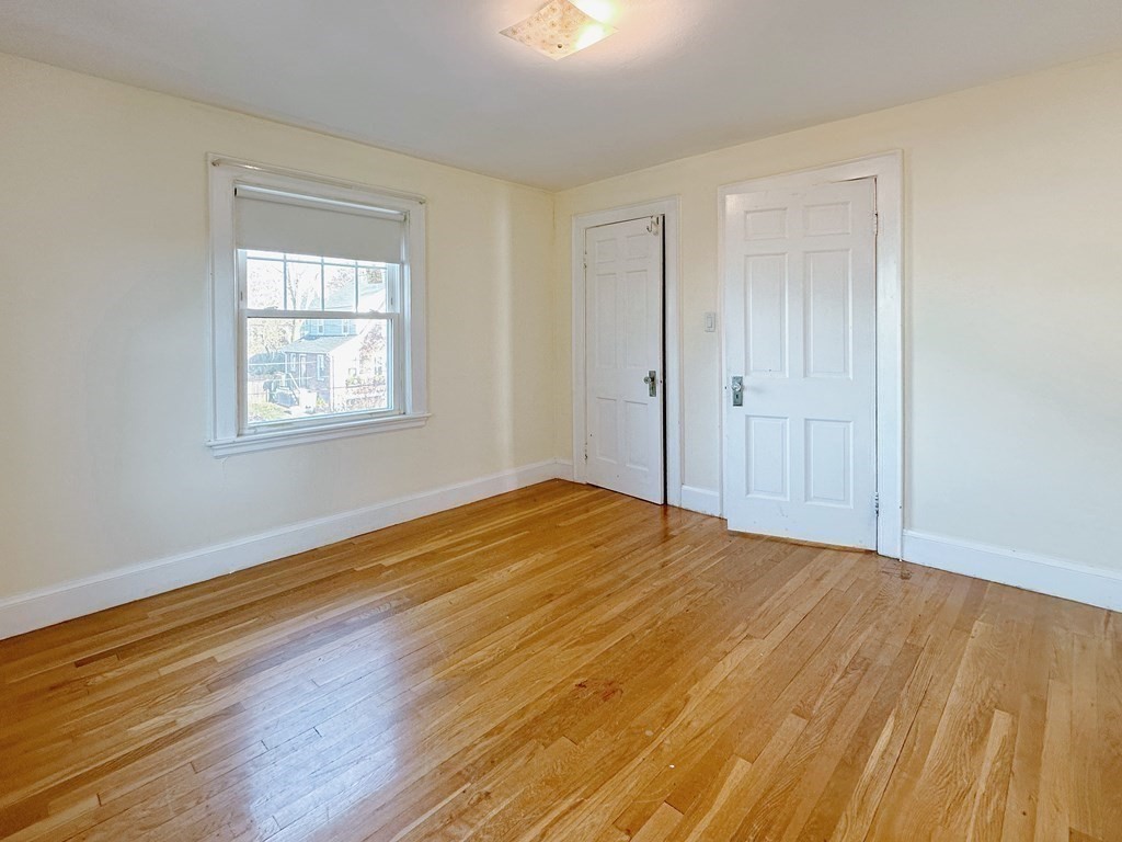 32 Valentine, Arlington