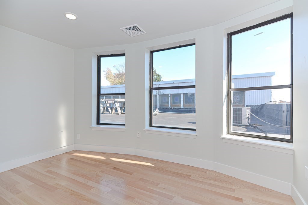 1674 Beacon St, Coolidge Corner