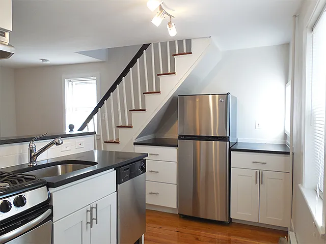 10 Smith Ave, East Somerville