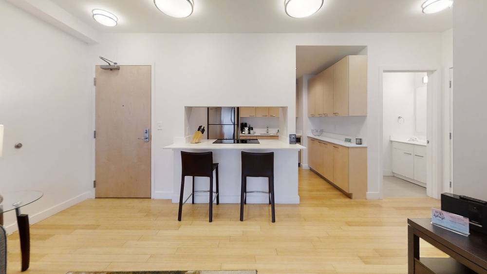 1085 Boylston St, Fenway