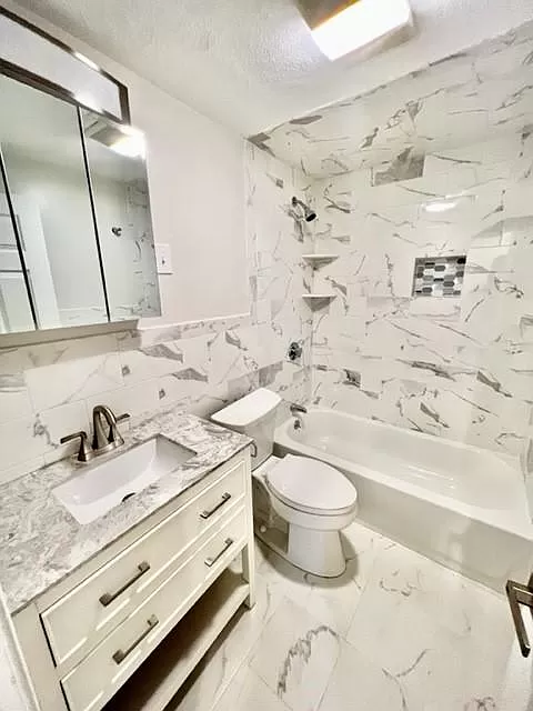 109 Fulton St, North End