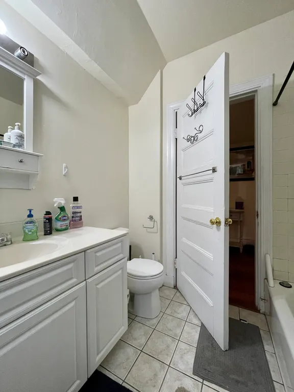 146 Naples Rd, Coolidge Corner